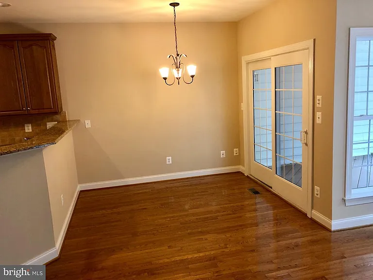 20090 Valhalla Sq — Photo 17