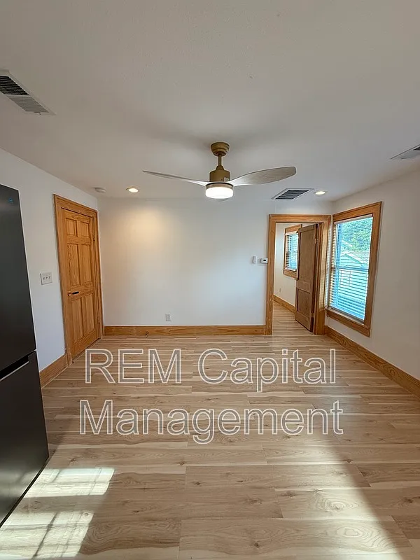 1 bed, 1.0 bath, $1,699 — Photo 2