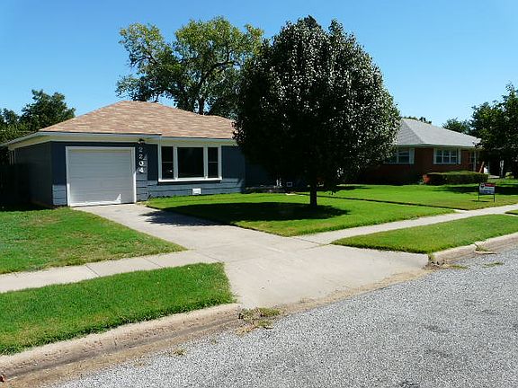 3rd image of 2204 N Russell St