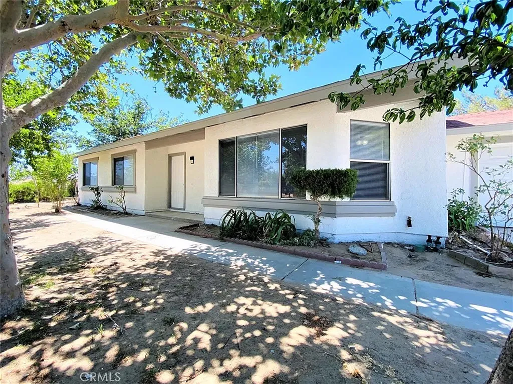 3 bed, 1664 sqft, $2,500 — Photo 2