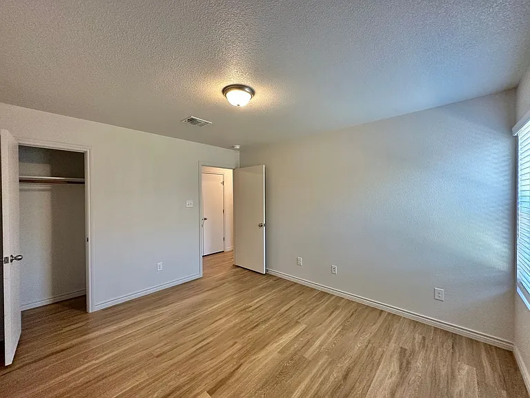 1809 Clovis Dr — Photo 12
