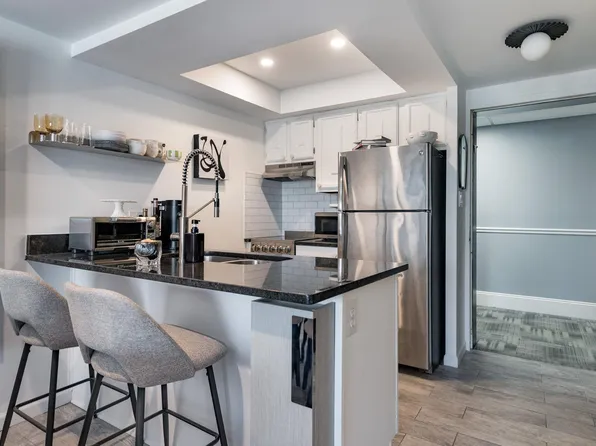 35300 Woodward Ave, Birmingham, MI 48009