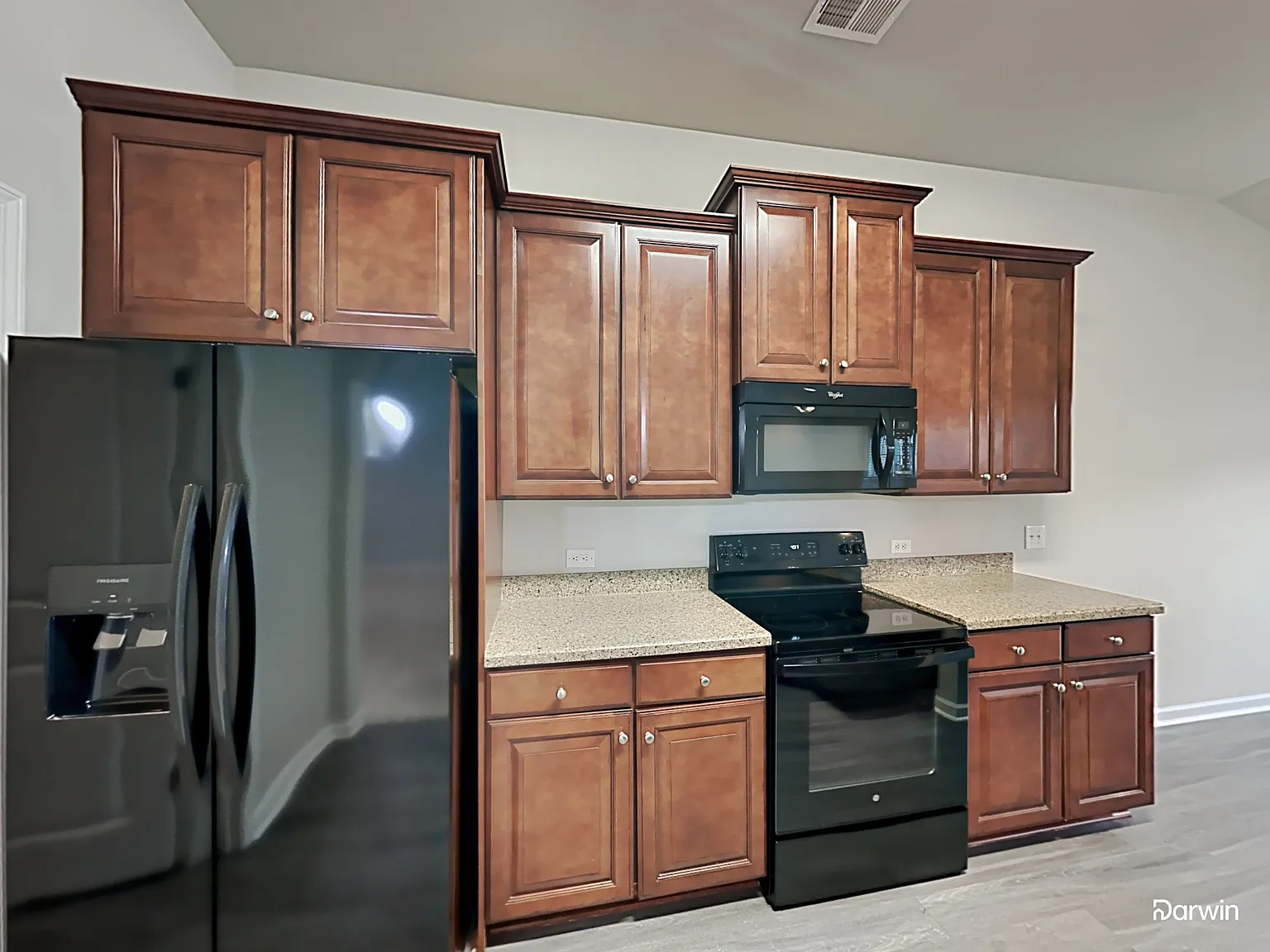 4 bed, 2.0 bath, 1846 sqft, $2,525 — Photo 4