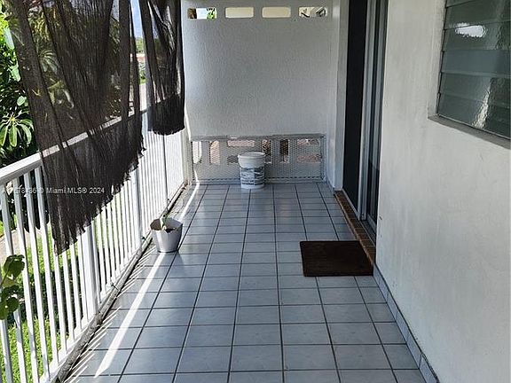 2nd image of 1430 NE 170th St APT 225