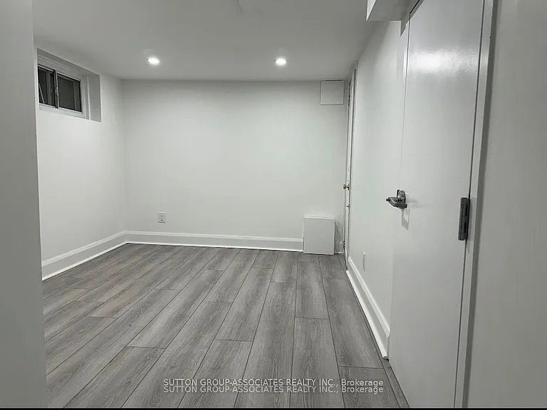 1208 College St #BASEMENT — Photo 7