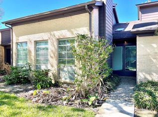 2105 Broadlawn Dr, Houston, TX 77058