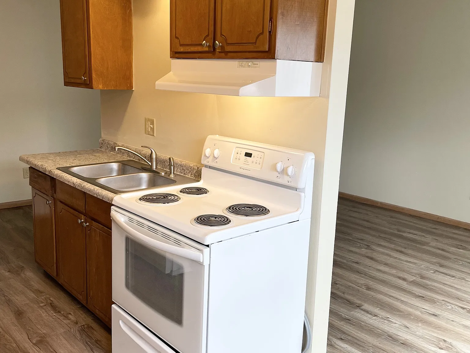 Oak Hills Apartments — Photo 4