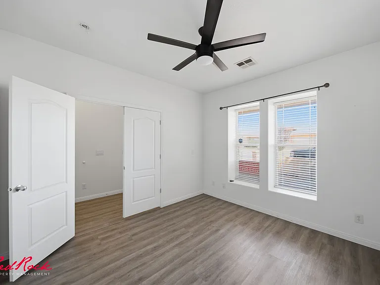 3304 W Palomar — Photo 6