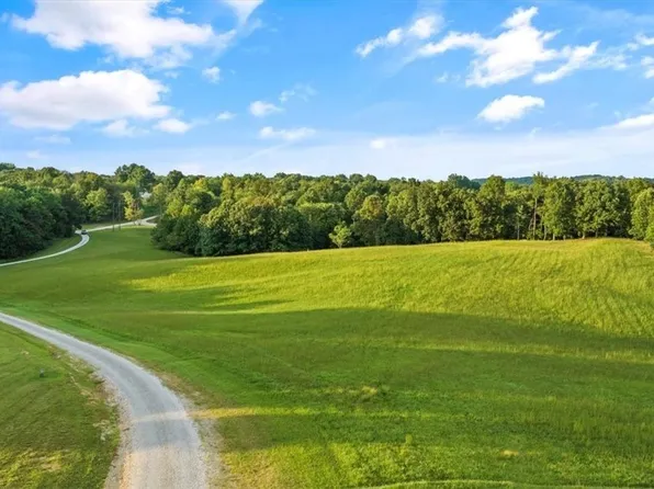 Chalagi Ln, Vienna, WV 26105