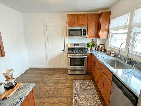 4th image of 42-44 Copeland St #1