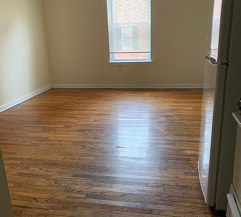 3rd image of 1426 Lombard St #2A