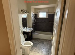 94 Byers St ROOM B, Springfield, MA 01105
