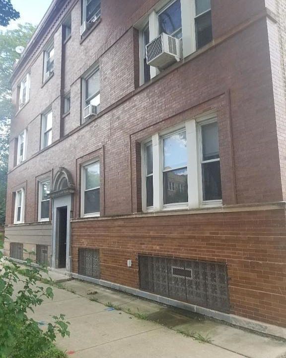1st image of 2057 N Albany Ave #2N