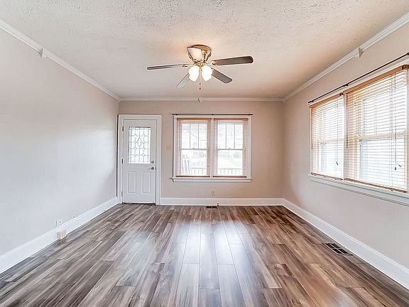 5th image of 3707 Lonsdale St