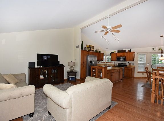 4th image of 1174 Liberty Ln