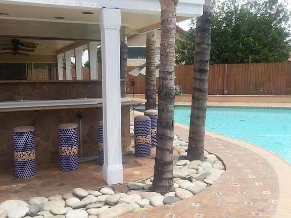3rd image of 2165 Brighton Cir