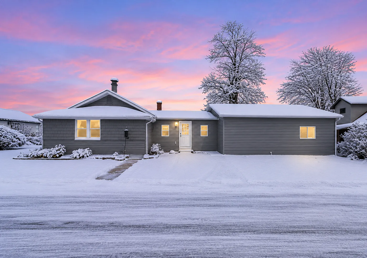 Winter Waterfront Retreat at Indian Lake | Fully Furnished 4BR | OctoberMarch Lease — Photo 1