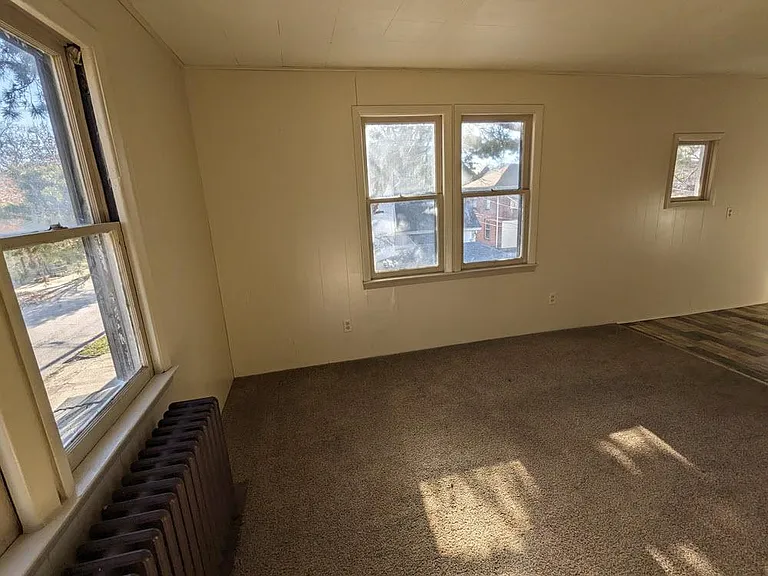 501 W Adams St #3 — Photo 8