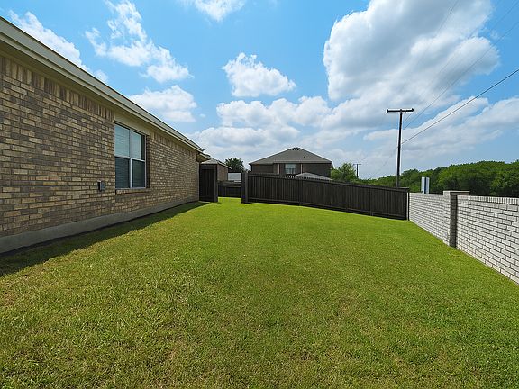 Extra large side yard