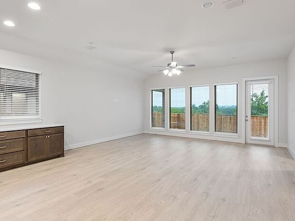 2nd image of 626 Bay Breeze Dr
