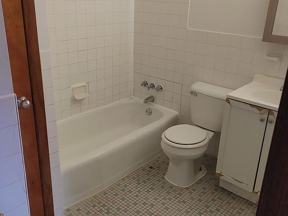 5th image of 3457 Minnehaha Ave #10
