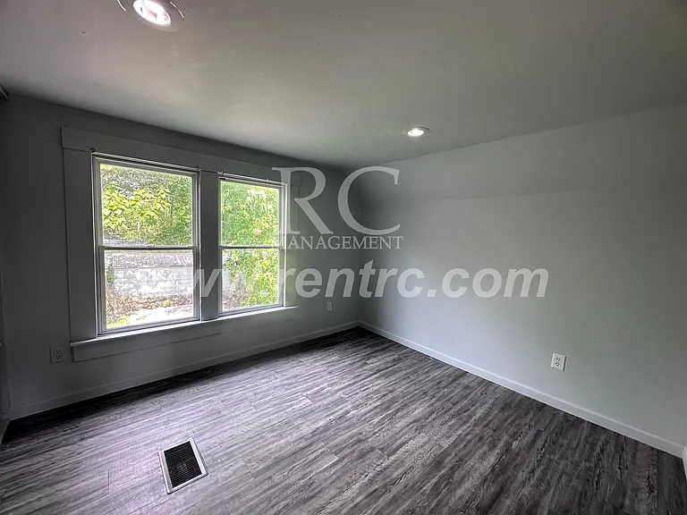 512 N Griffin St — Photo 13