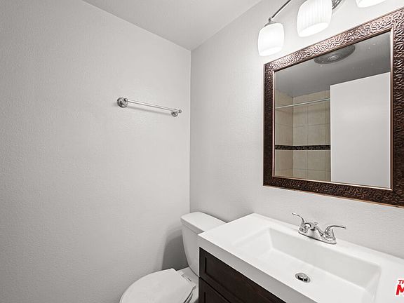 5th image of 18645 Hatteras St Unit 285
