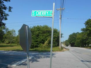 618 S Cherry St, Seneca, SC 29678