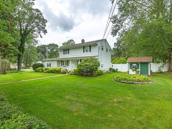 2nd image of 20 Wagner Dr