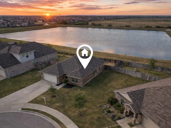 210 Helen Rd, Hutto, TX 78634