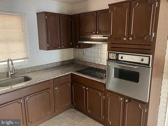2nd image of 9 Empire Ln