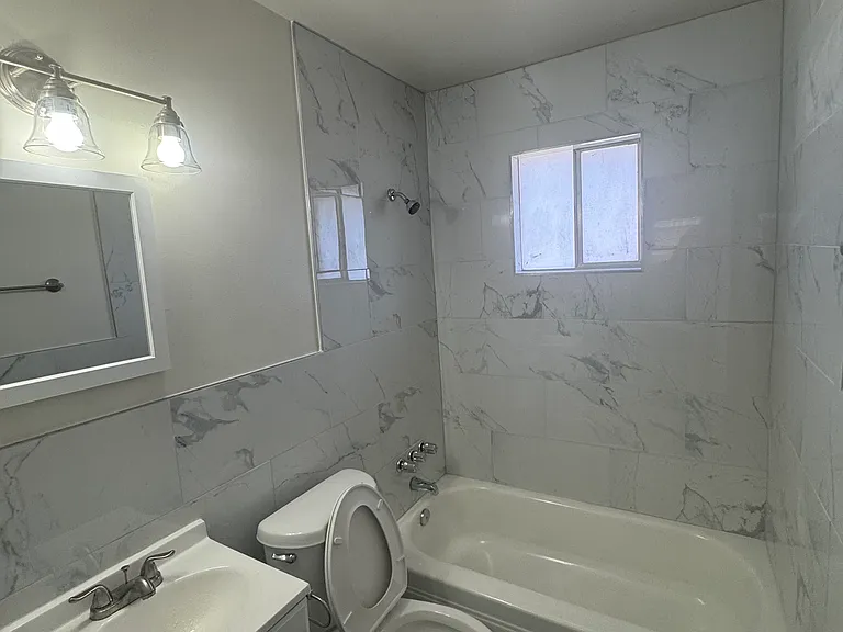 1882 Jefferson Ave #6 — Photo 6