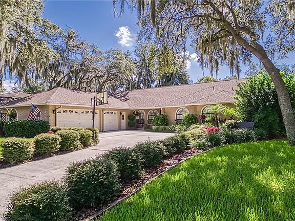 2nd image of 3210 Pine Club Dr