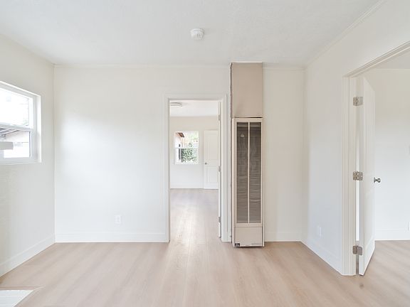 3rd image of 2214 1/2 N Thomas St