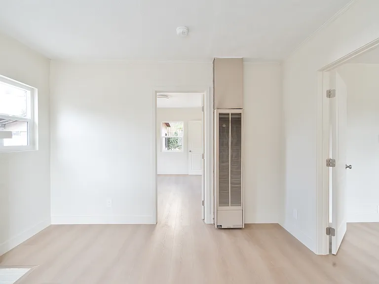 2214 1/2 N Thomas St — Photo 3