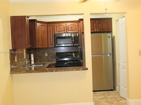 3rd image of 900 Tallwood Ave APT 308