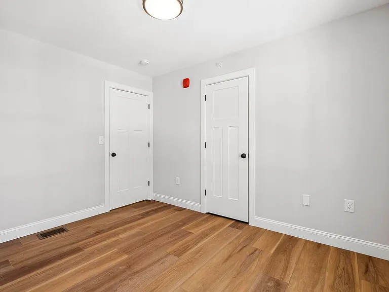 Bayberry Commons- 3 Bedroom 2.5 Bath Townhomes with 2 Car Garage — Photo 65