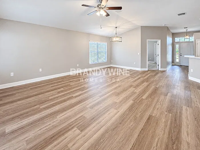 4 bed, 2.0 bath, 1597 sqft, $2,495 — Photo 4