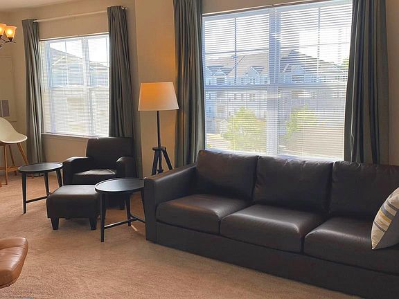 2nd image of 23520 Franklin D Roosevelt Blvd