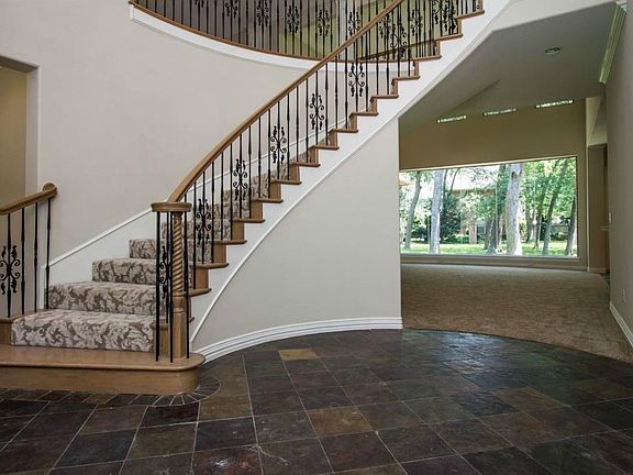 3rd image of 6050 Forest River Dr