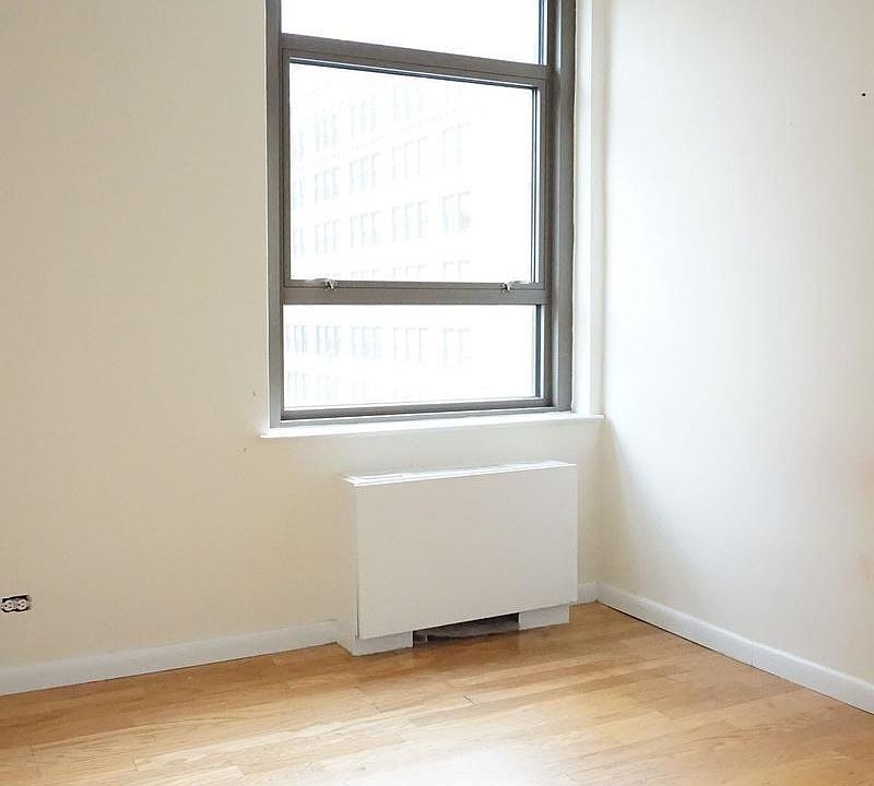 2nd image of 4 Park Ave APT 11R