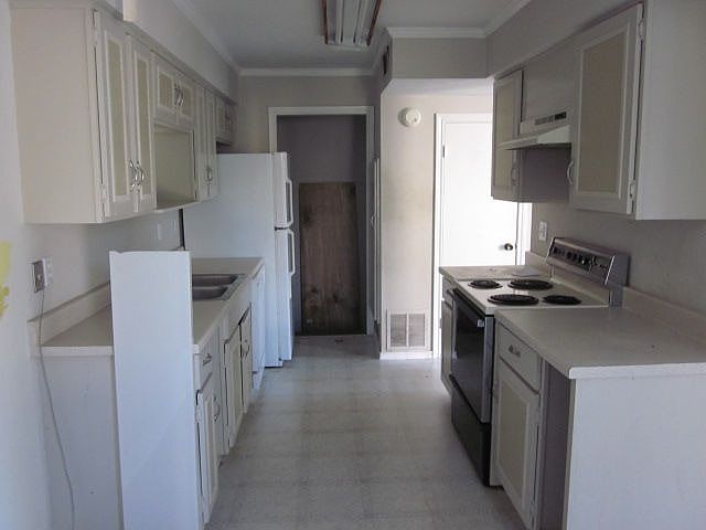2nd image of 2612 Custer Pkwy APT C