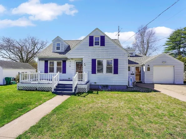 44 Hillcrest St, Chicopee, MA 01020