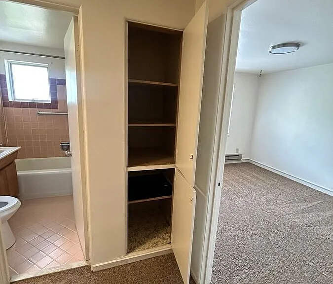 4875 Terrace Dr NE — Photo 4