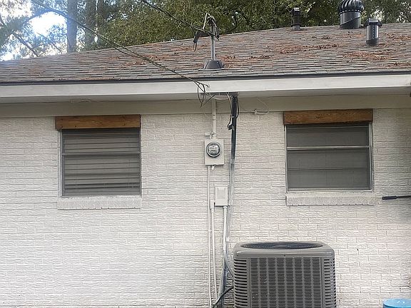 2nd image of 540 Bob White Ln
