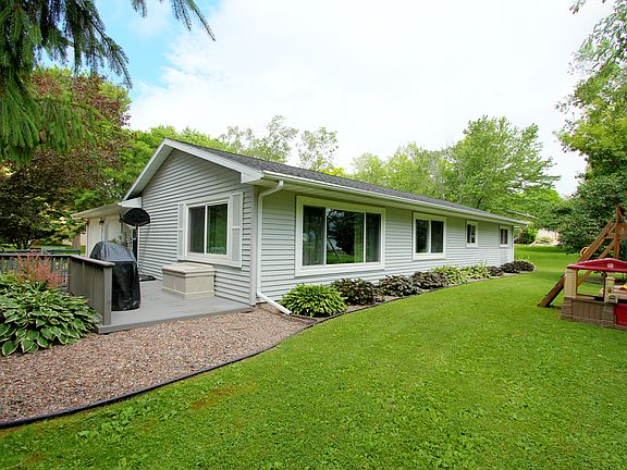4th image of 101 Blackhawk Ln