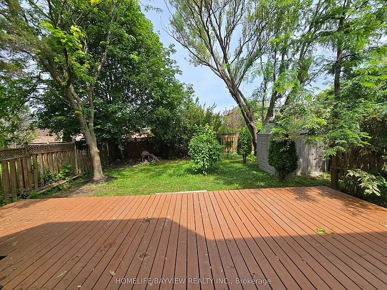 176 Humberland Dr — Photo 25