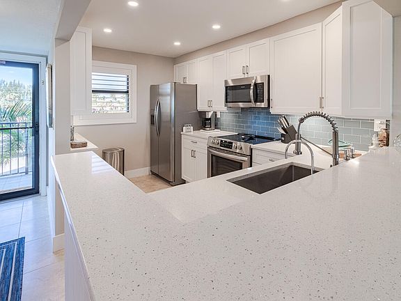 4th image of 9490 S Ocean Drive #215