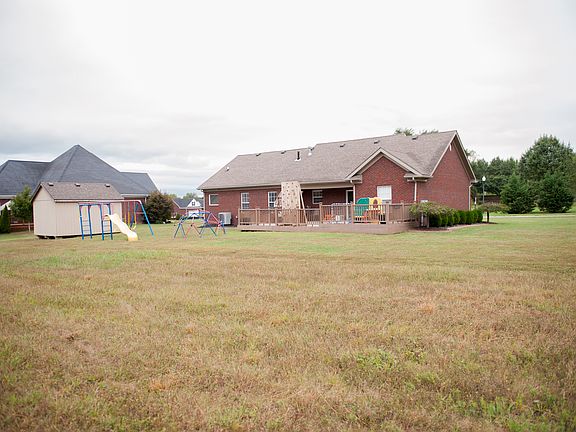 5th image of 119 Fernwood Dr