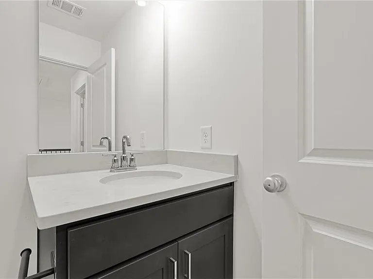 6433 Scudders Dr — Photo 22